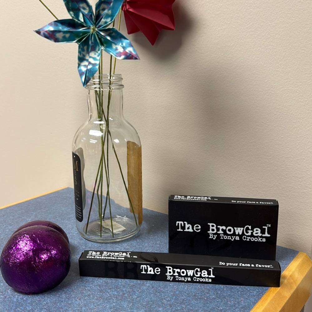 New! BrowGal Bundle! Convertible Brow 02 w/ brow brush